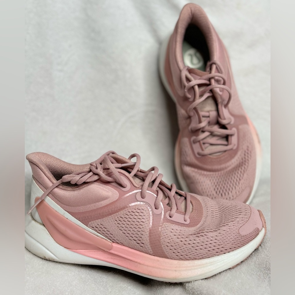Lululemon Blissfeel Women's Running Training Shoes Pink sz 6 gently used